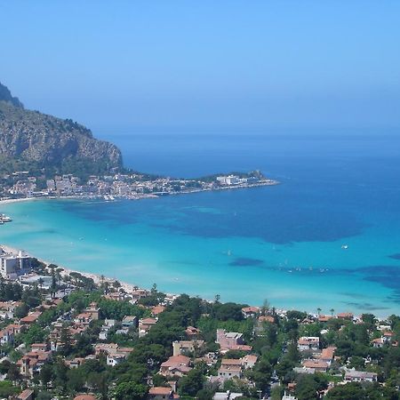 Mondello Luxury Apartment On The Beach ภายนอก รูปภาพ