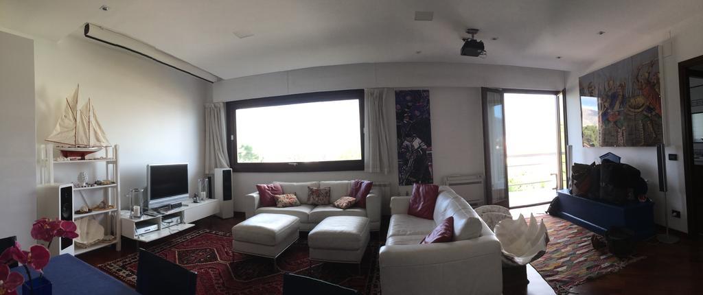 Mondello Luxury Apartment On The Beach ภายนอก รูปภาพ